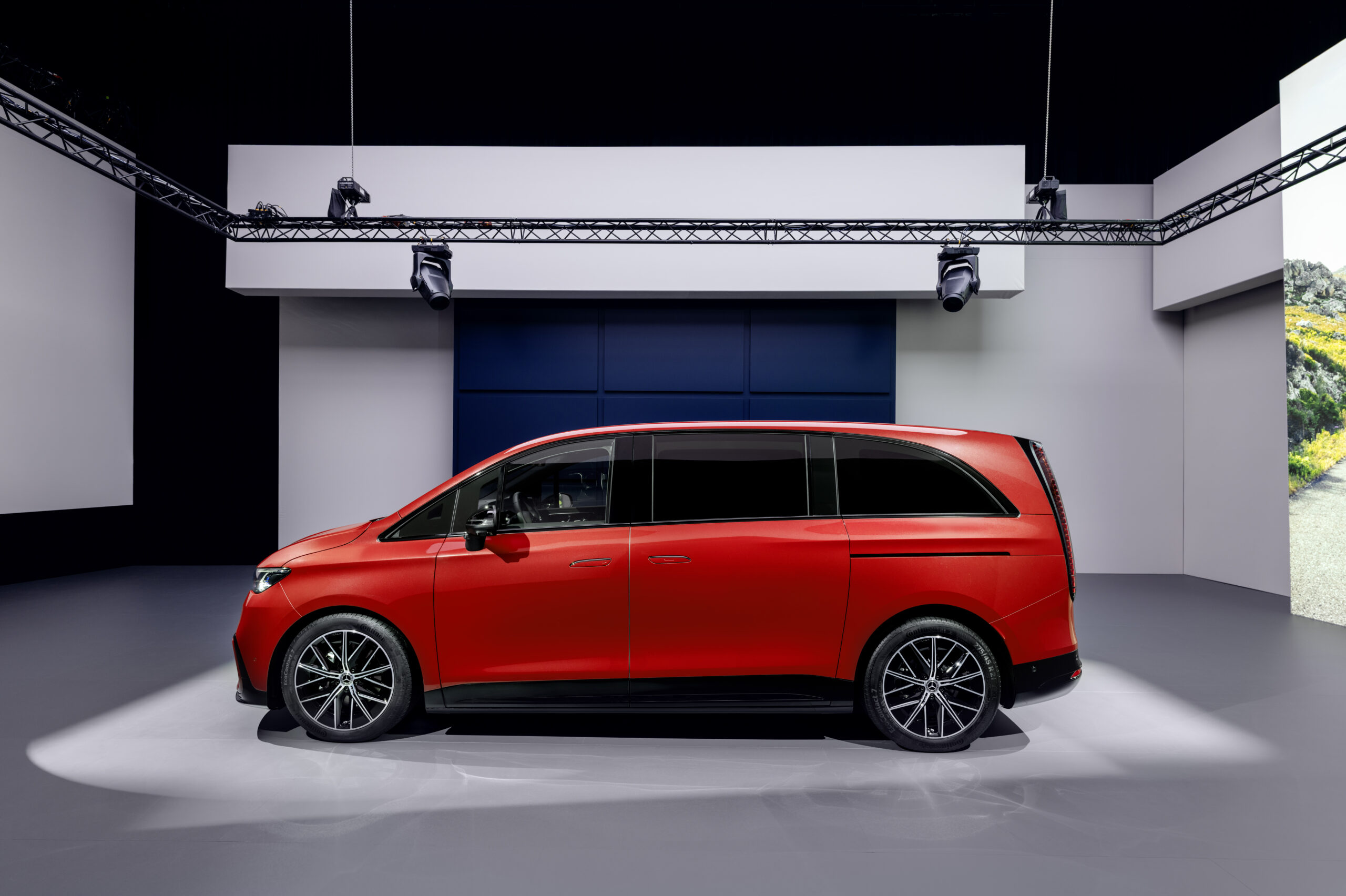 Neudefinition von Raum für eine neue Ära: der neue elektrische Mercedes-Benz VLERedefining space in a new era: the all-new electric Mercedes-Benz VLE